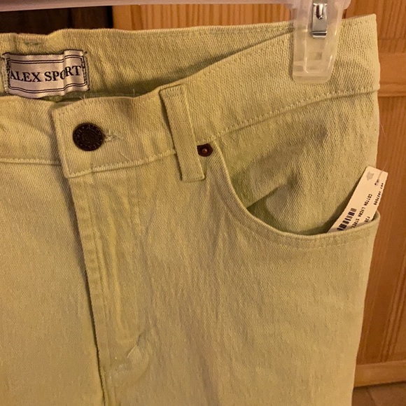 Beautiful LIGHT GREEN JEANS - Picture 11 of 11